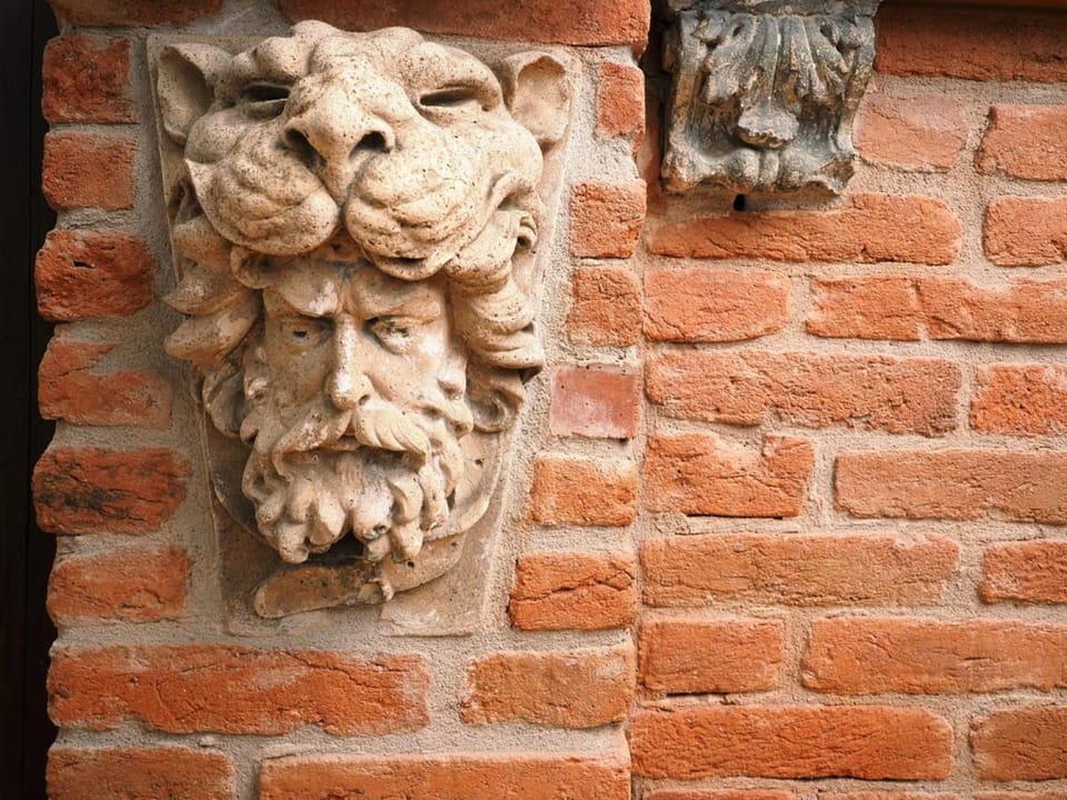 Lobby or reception, Decorative detail