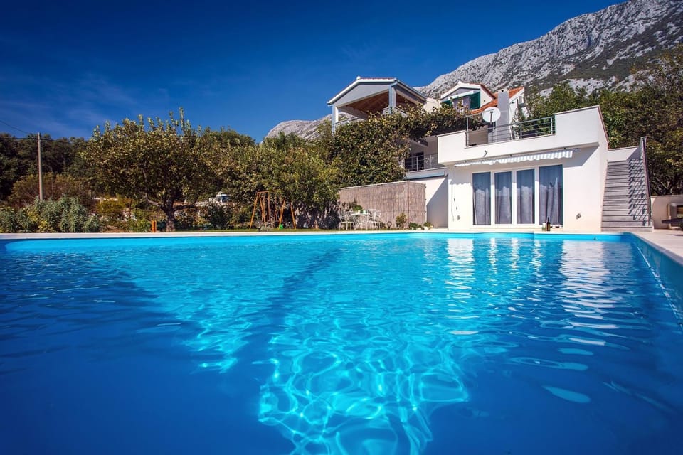 Property building, BBQ facilities, Children play ground, Garden, Balcony/Terrace, Seating area, Dining area, Hiking, Cycling, Mountain view, Swimming pool