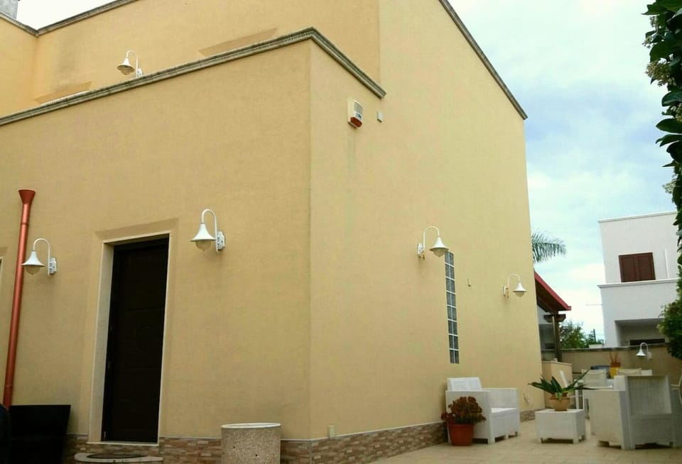 Property building, Facade/entrance