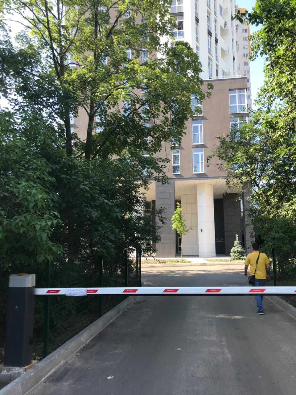 Facade/entrance