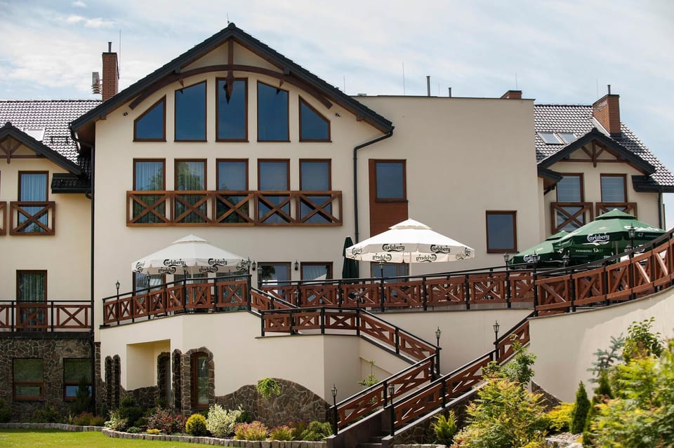 Facade/entrance, Balcony/Terrace