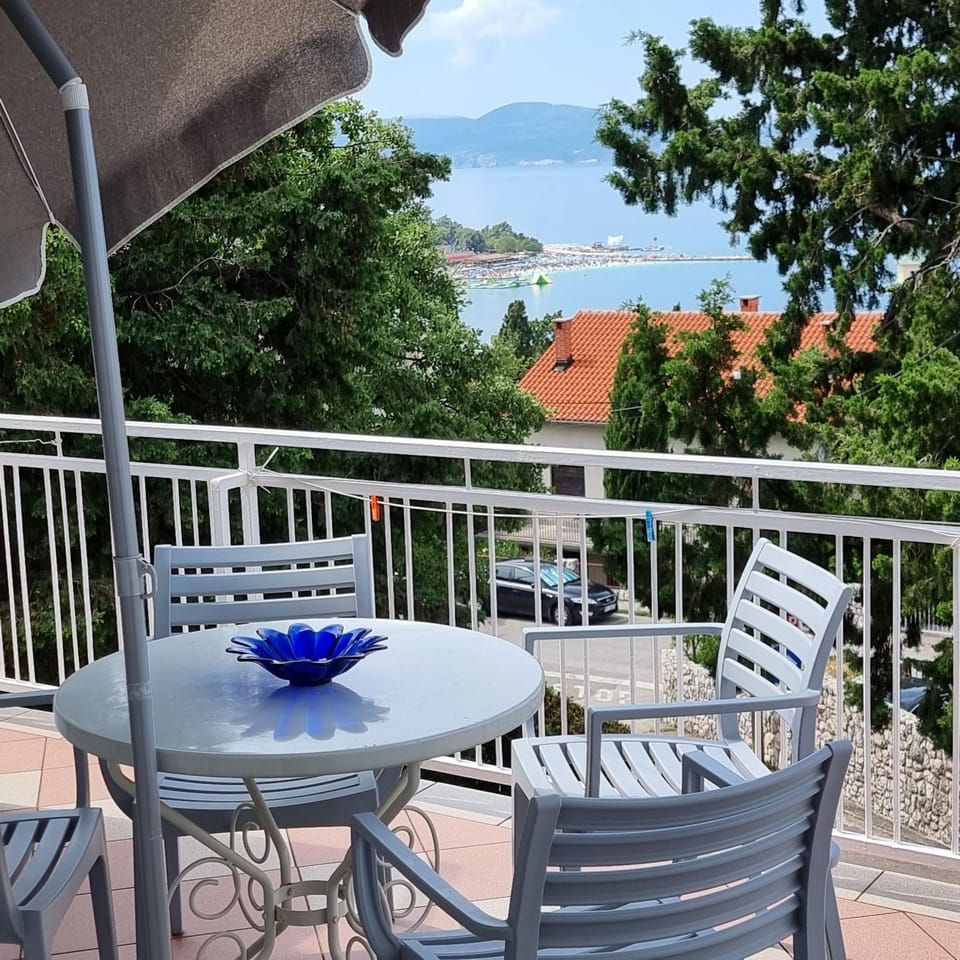 Day, Natural landscape, Balcony/Terrace, Seating area, Sea view