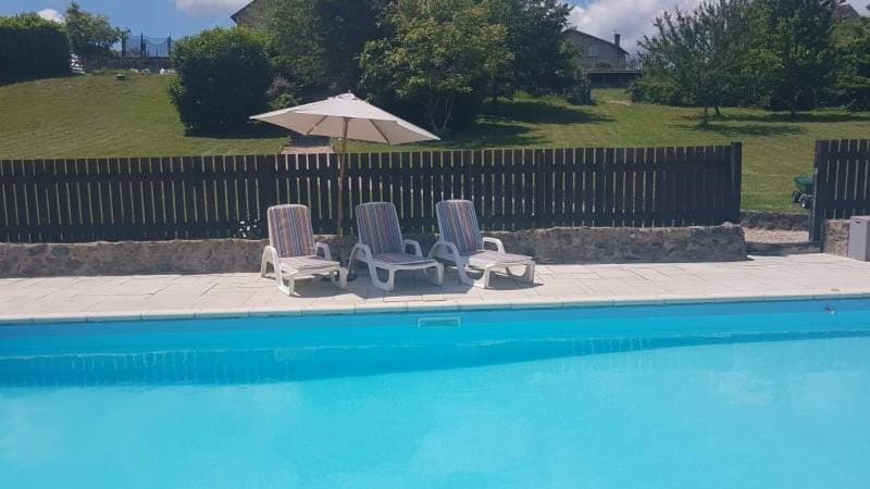 Garden view, Pool view, Swimming pool, sunbed