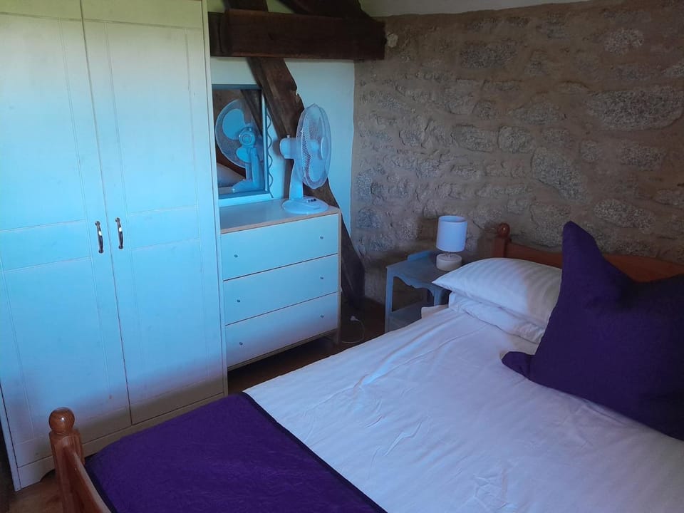 Bed, Bedroom, heating, wardrobe