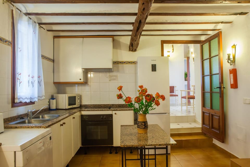 Kitchen or kitchenette, Living room