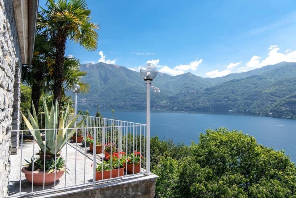 Villa Fantastica Villa in Canton of Ticino