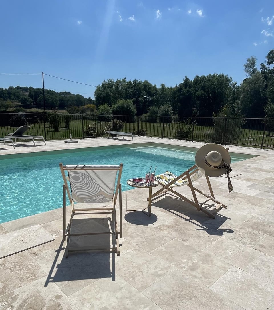 Swimming pool, sunbed