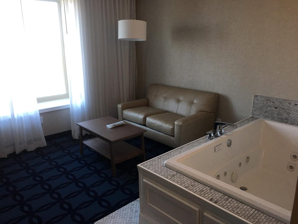 Hot Tub, Seating area, River view