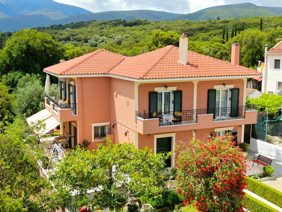 Ntina's house Apartment in Karavomylos
