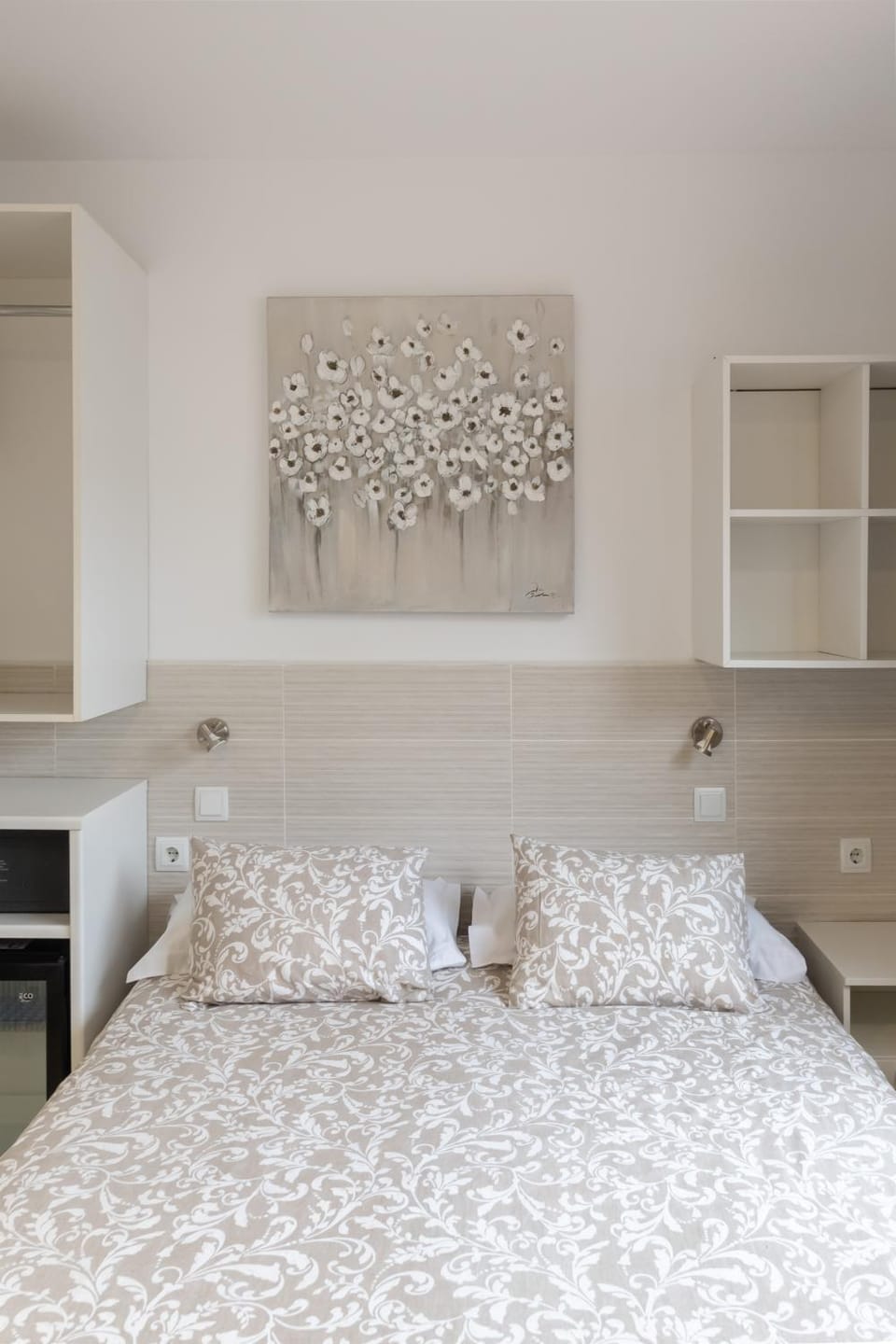 Hostal House Bed and Breakfast in L'Hospitalet de Llobregat
