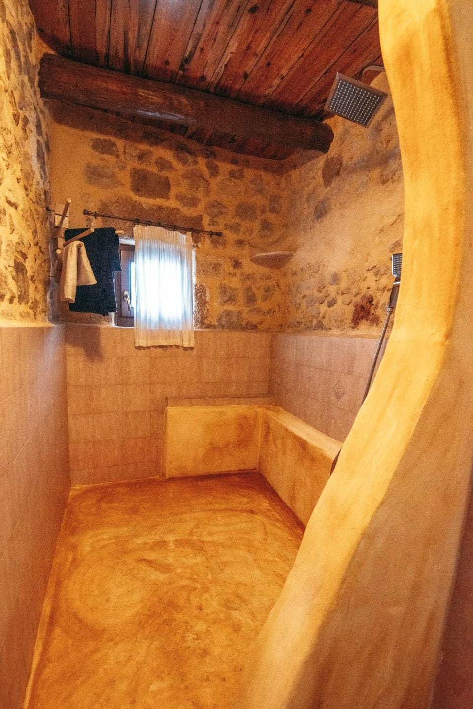 Shower, Toilet