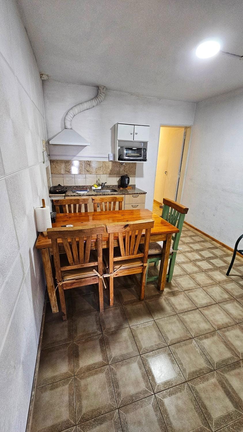 Kitchen or kitchenette, Dining area, oven