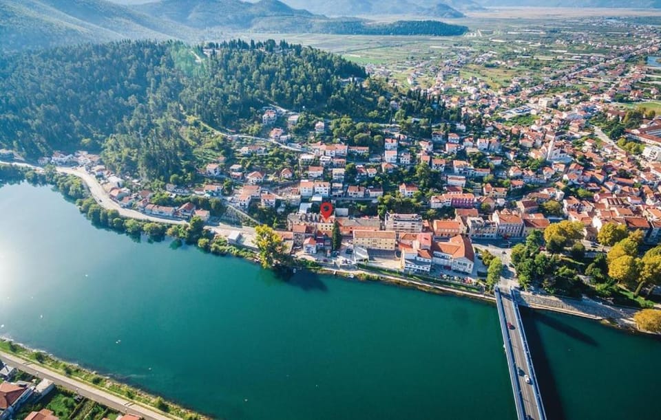 Bird's eye view, River view