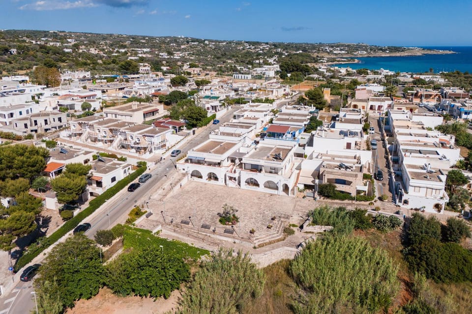 Property building, Neighbourhood, Natural landscape, Bird's eye view, Sea view