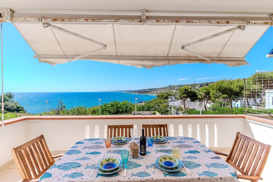 Patio, Natural landscape, View (from property/room), Balcony/Terrace, Dining area, Sea view