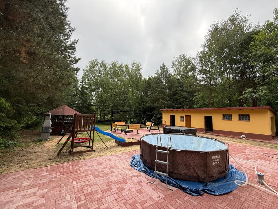 Hot Tub, Swimming pool