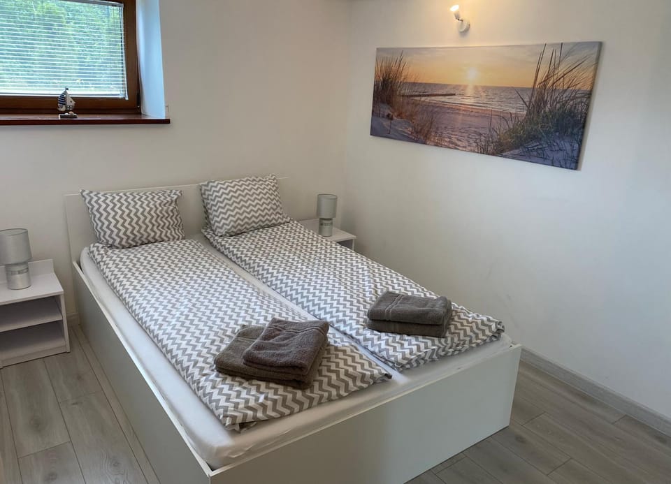 Bed, Photo of the whole room, Decorative detail, Bedroom, hair dresser, towels, wardrobe