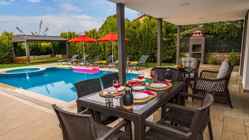 Patio, Garden, Seating area, Garden view