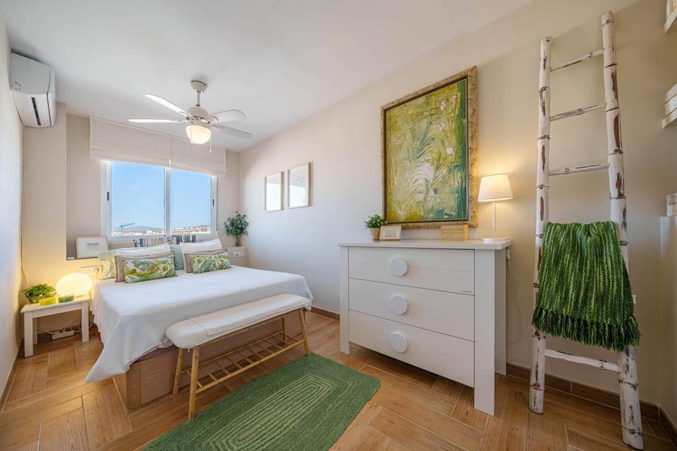 Bed, Bedroom, Mountain view