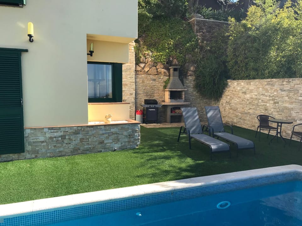 Patio, Swimming pool, Swimming pool