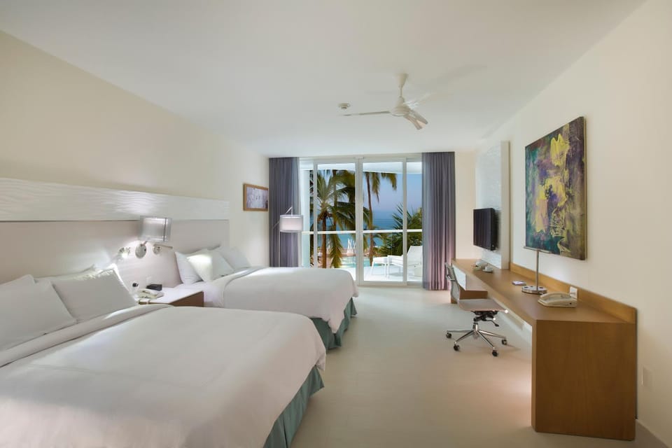 Bed, Seating area, Bedroom, Family