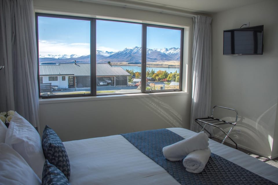 Day, Bedroom, Autumn, Mountain view