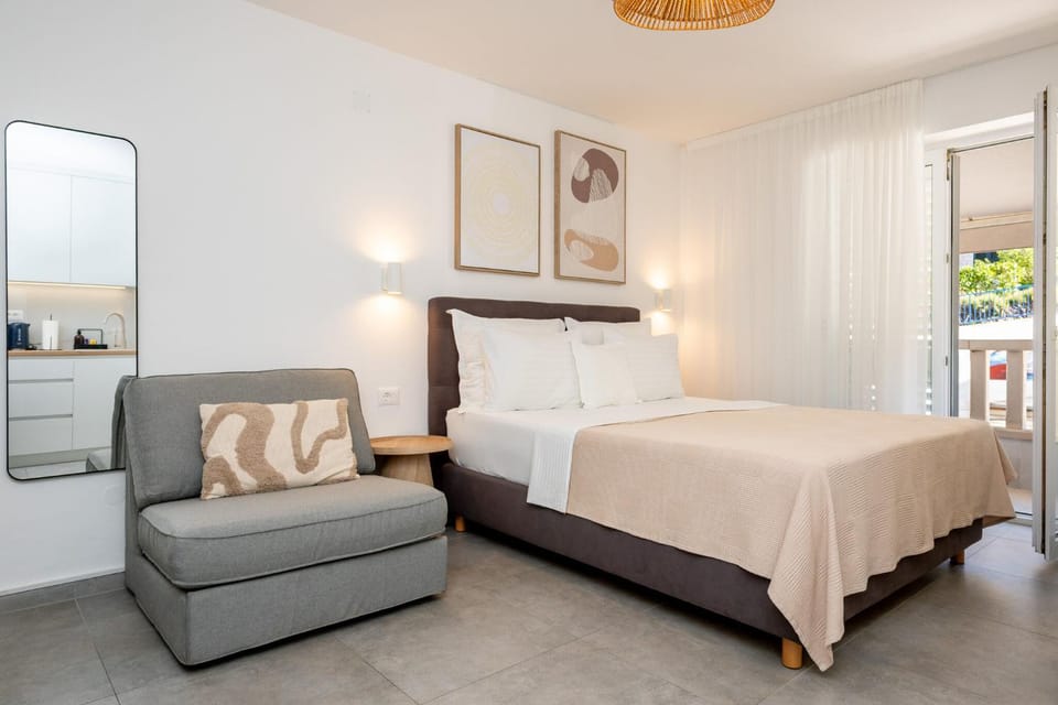 Living room, Bedroom