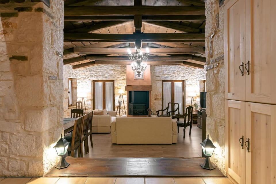 Seating area, fireplace