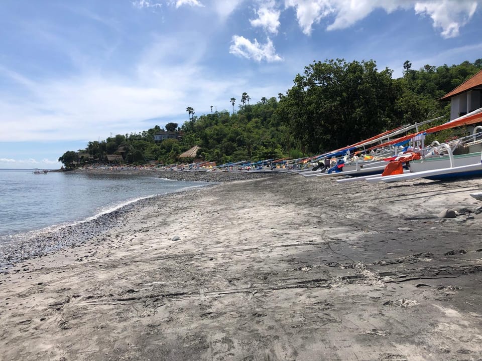Meditasi Bungalows & Villas Campground/ 
RV Resort in Abang