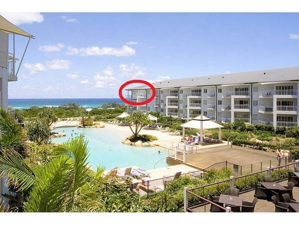Property building, Swimming pool
