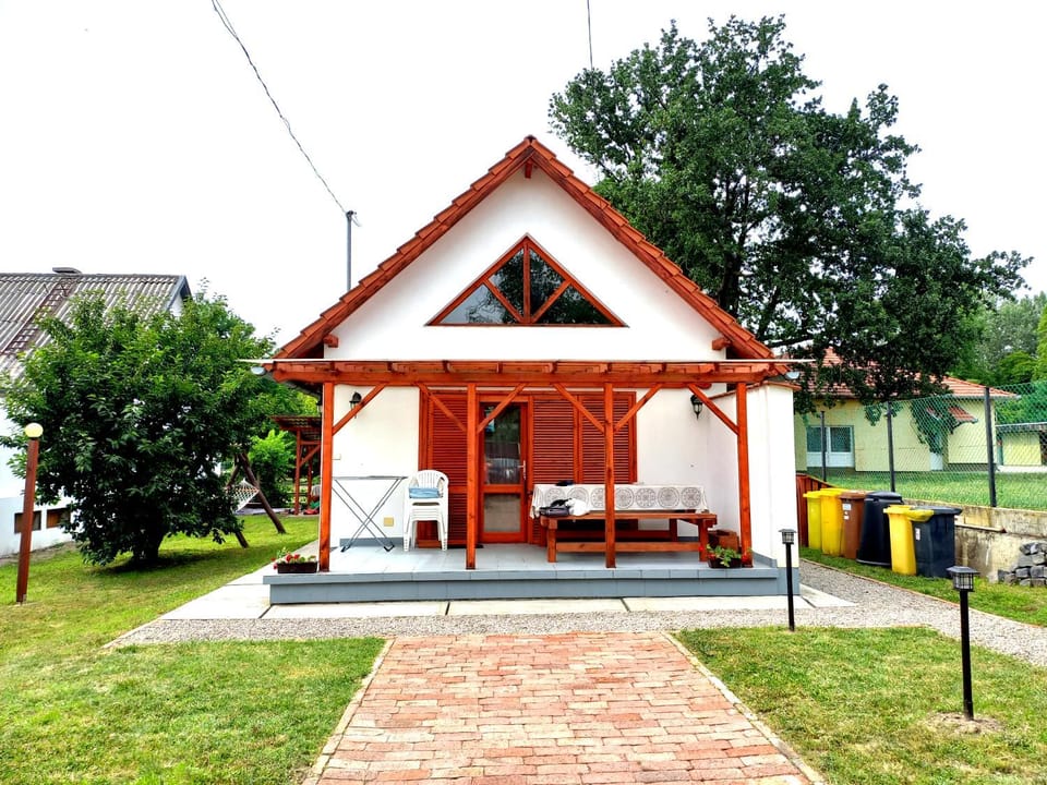 Property building, Garden view