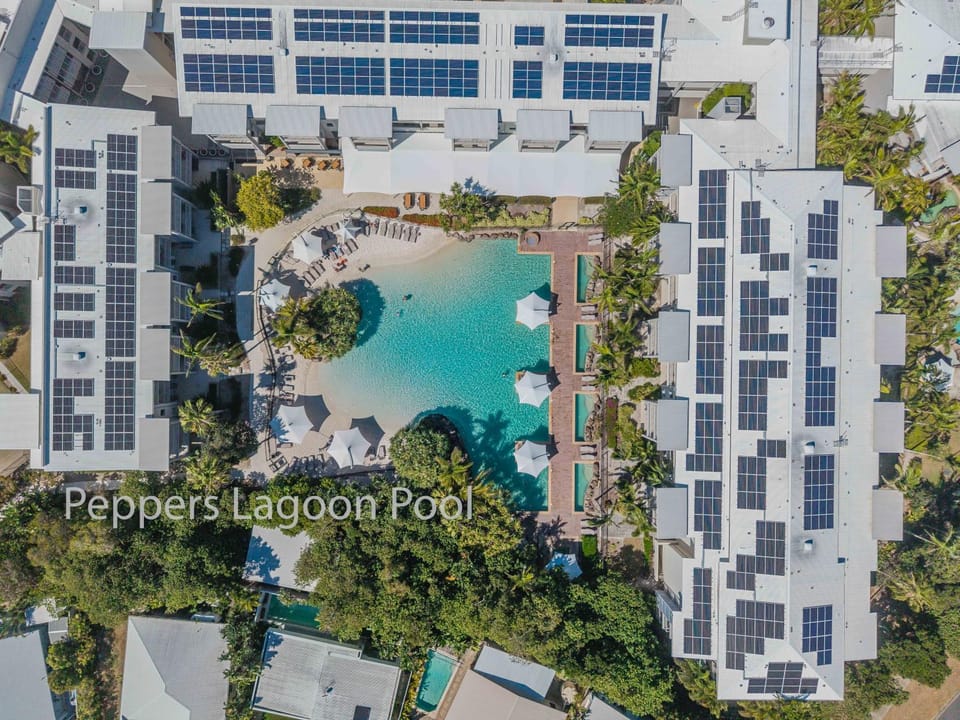 Property building, Swimming pool