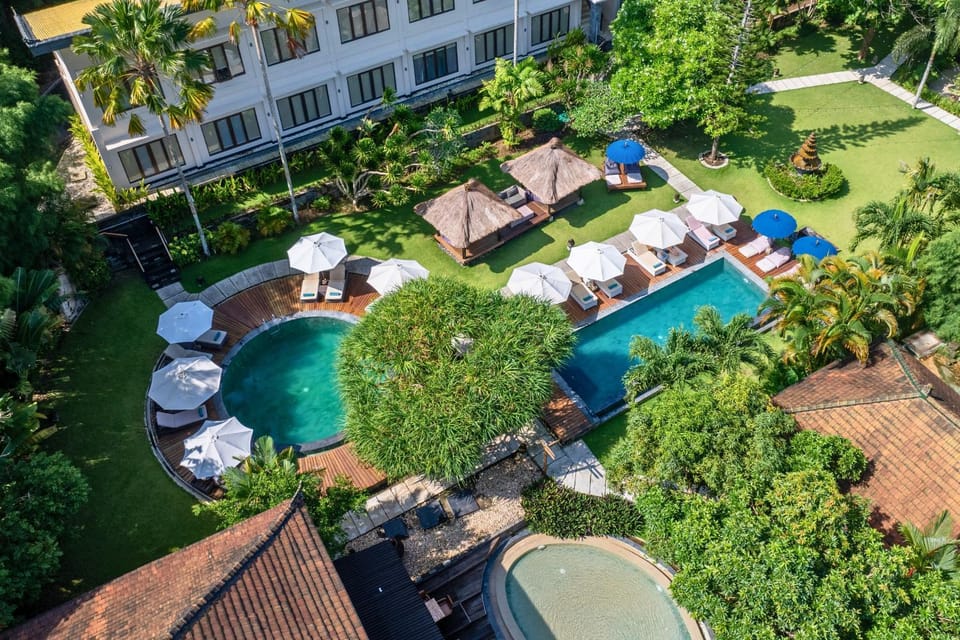 Activities, Garden, View (from property/room), View (from property/room), Garden view, Pool view, Area and facilities, Swimming pool, furniture, sunbed