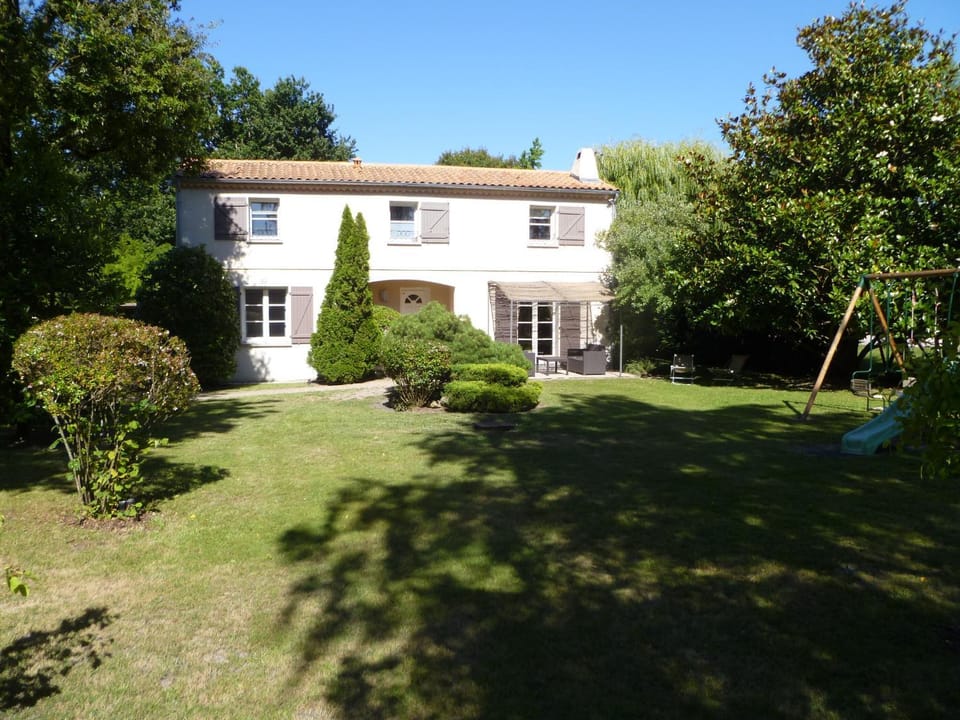 Villa familiale aux portes du Médoc et à 2 pas de Bordeaux Villa in Nouvelle-Aquitaine