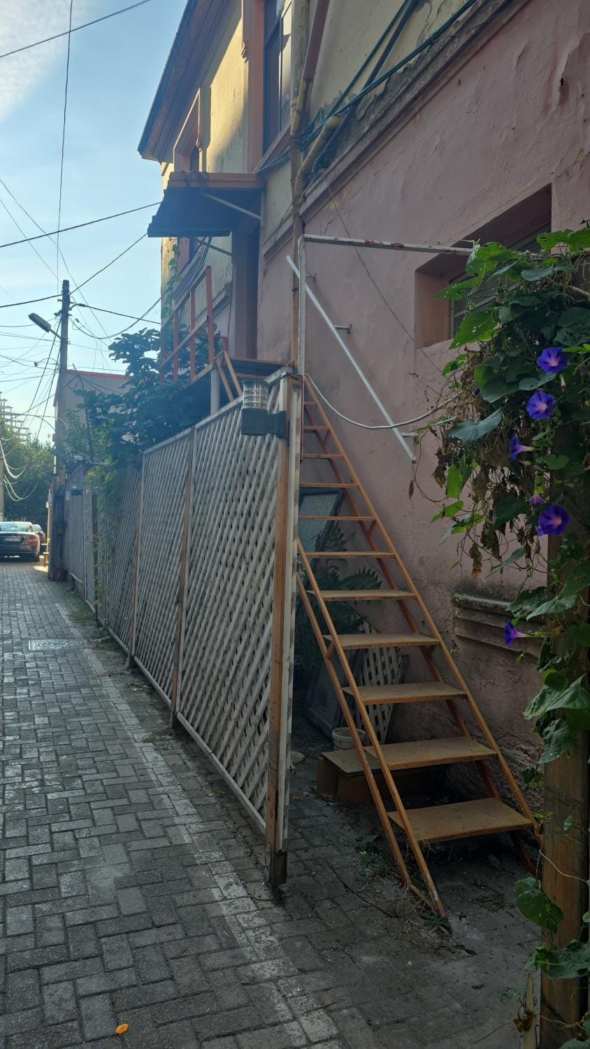 Property building, Day