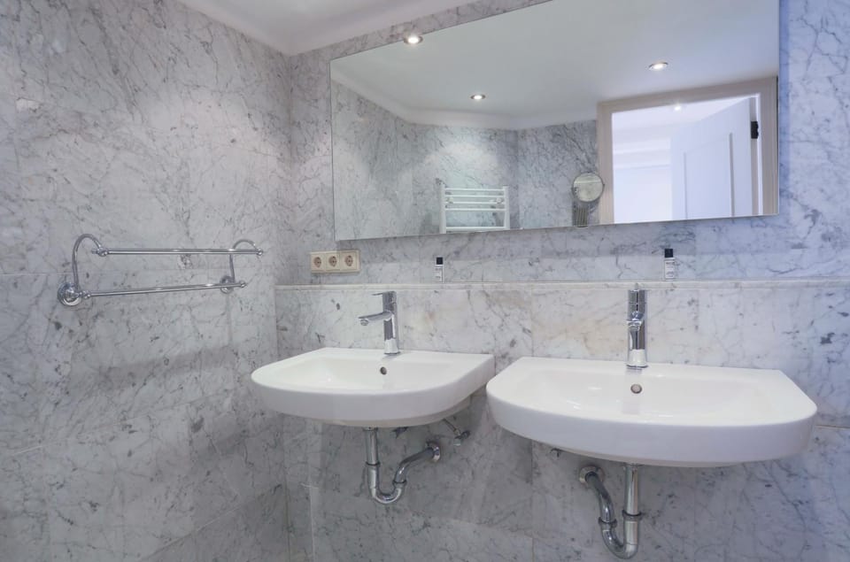 EMPIRIC Keizersgracht Bed and Breakfast in Amsterdam