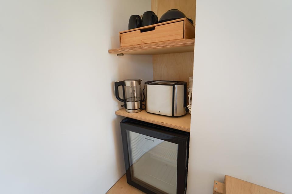 Kitchen or kitchenette, hair dryier, toaster, kitchen