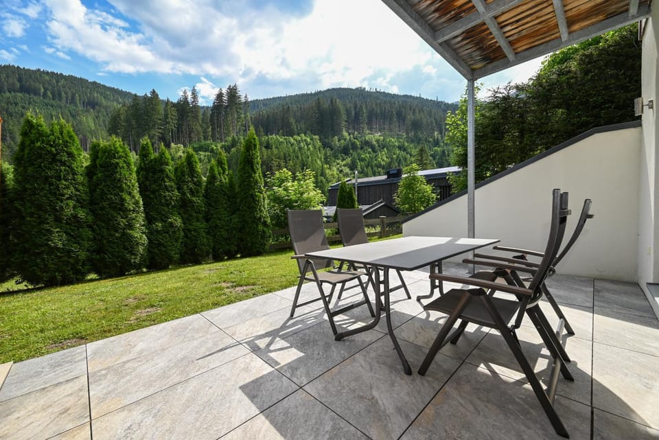 View (from property/room), Balcony/Terrace, Mountain view