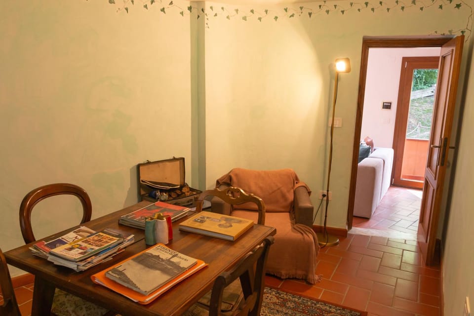 Game Room, Library, Seating area
