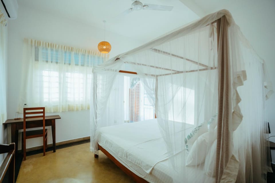 Bed, Photo of the whole room, Bedroom, towels, air conditioner
