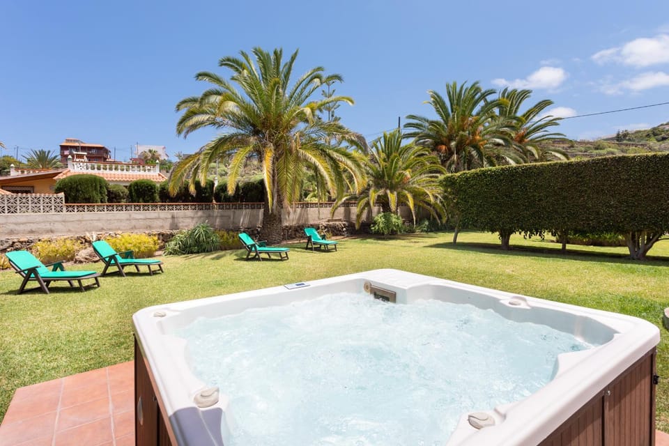 Garden, Swimming pool