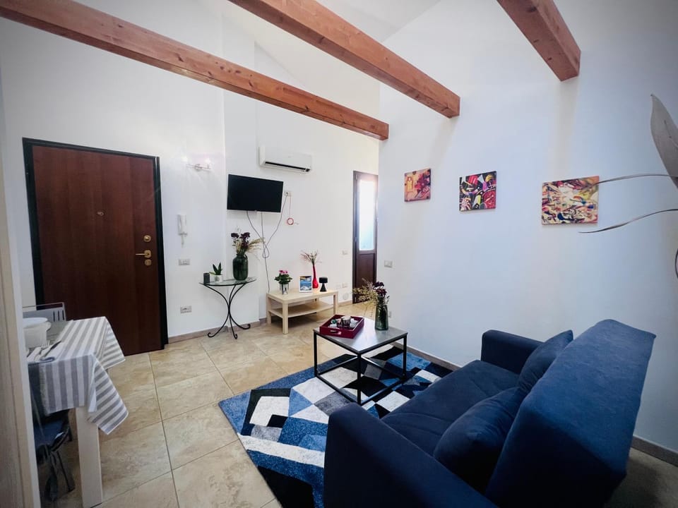 TV and multimedia, Living room, Seating area, Dining area, Evening entertainment