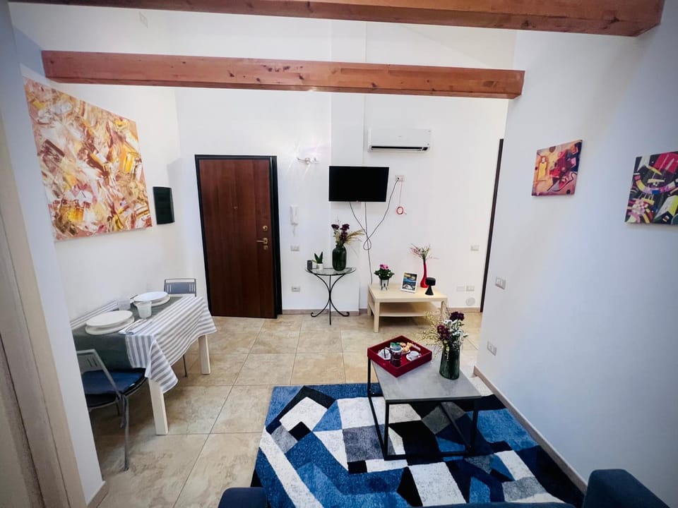 TV and multimedia, Living room, Seating area, Dining area, Evening entertainment, hair dresser