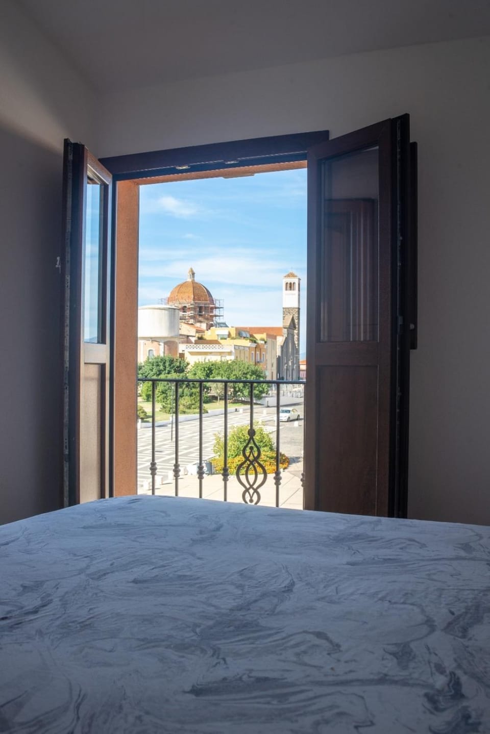Bed, Bedroom, City view