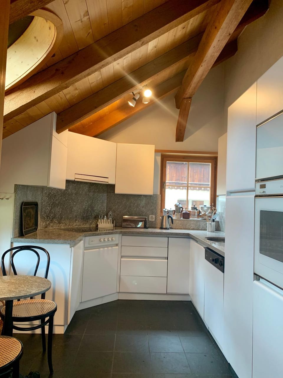 Kitchen or kitchenette, Communal kitchen