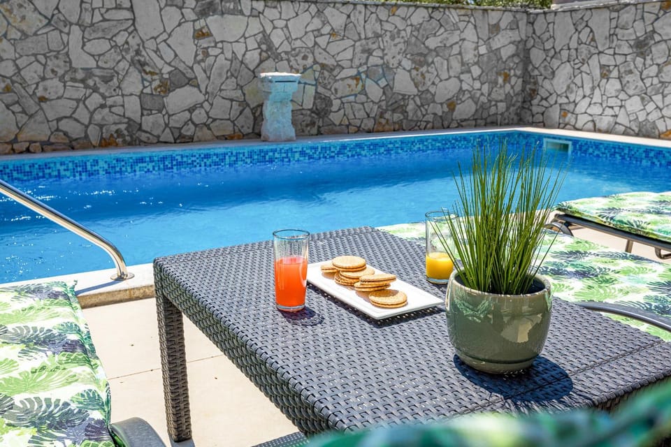 Modern Mediterreanean Villa by villatinapula Villa in Istria County
