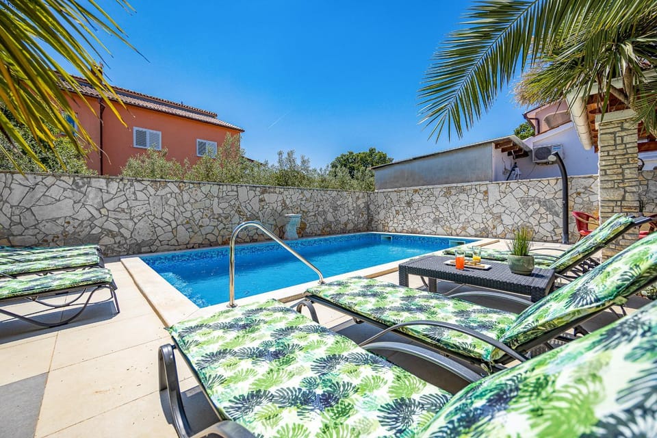 Modern Mediterreanean Villa by villatinapula Villa in Istria County