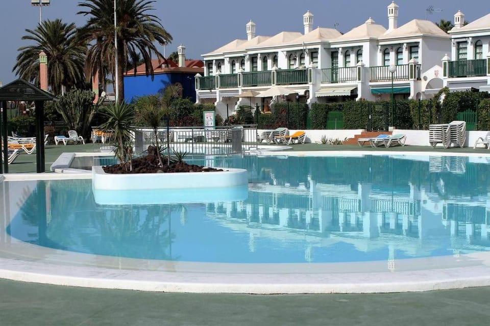 Day, Swimming pool, Swimming pool
