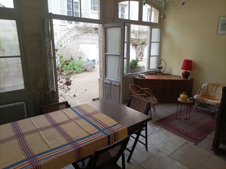 LE TABELLION Bed and Breakfast in Bourgogne-Franche-Comté