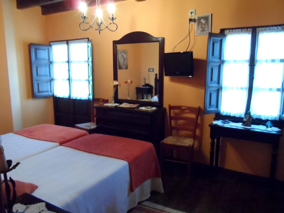 Bed, Photo of the whole room